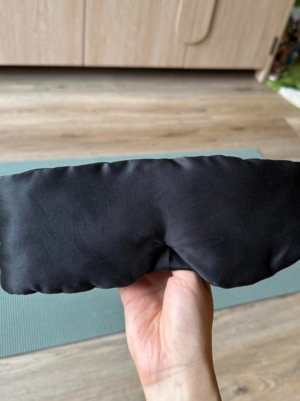 NUOJIA Black 100% mulberry silk sleep mask, similar to the $80 Drowsy sleep mask